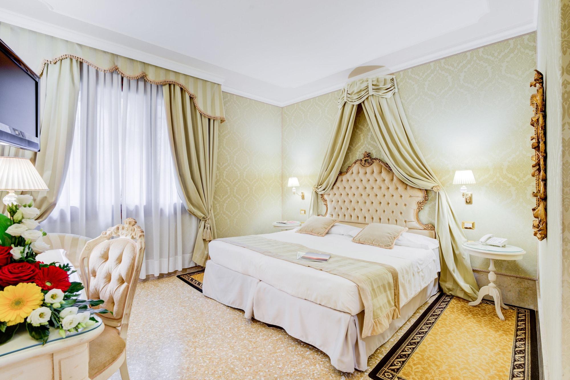 Hotel Al Duca Di Venezia Exteriör bild