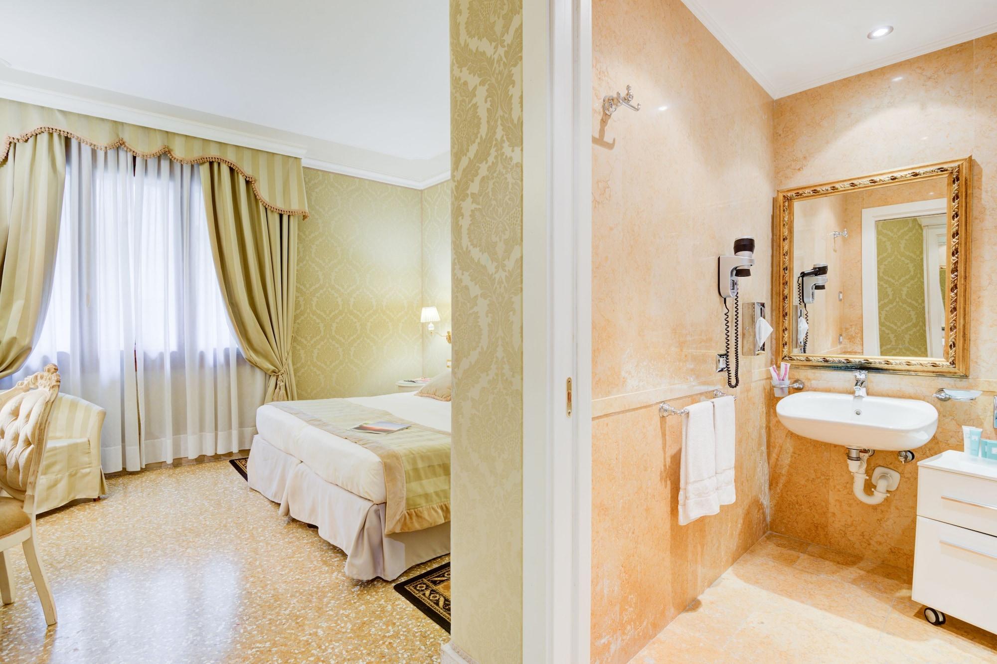 Hotel Al Duca Di Venezia Exteriör bild