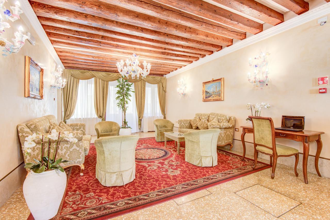 Hotel Al Duca Di Venezia Exteriör bild