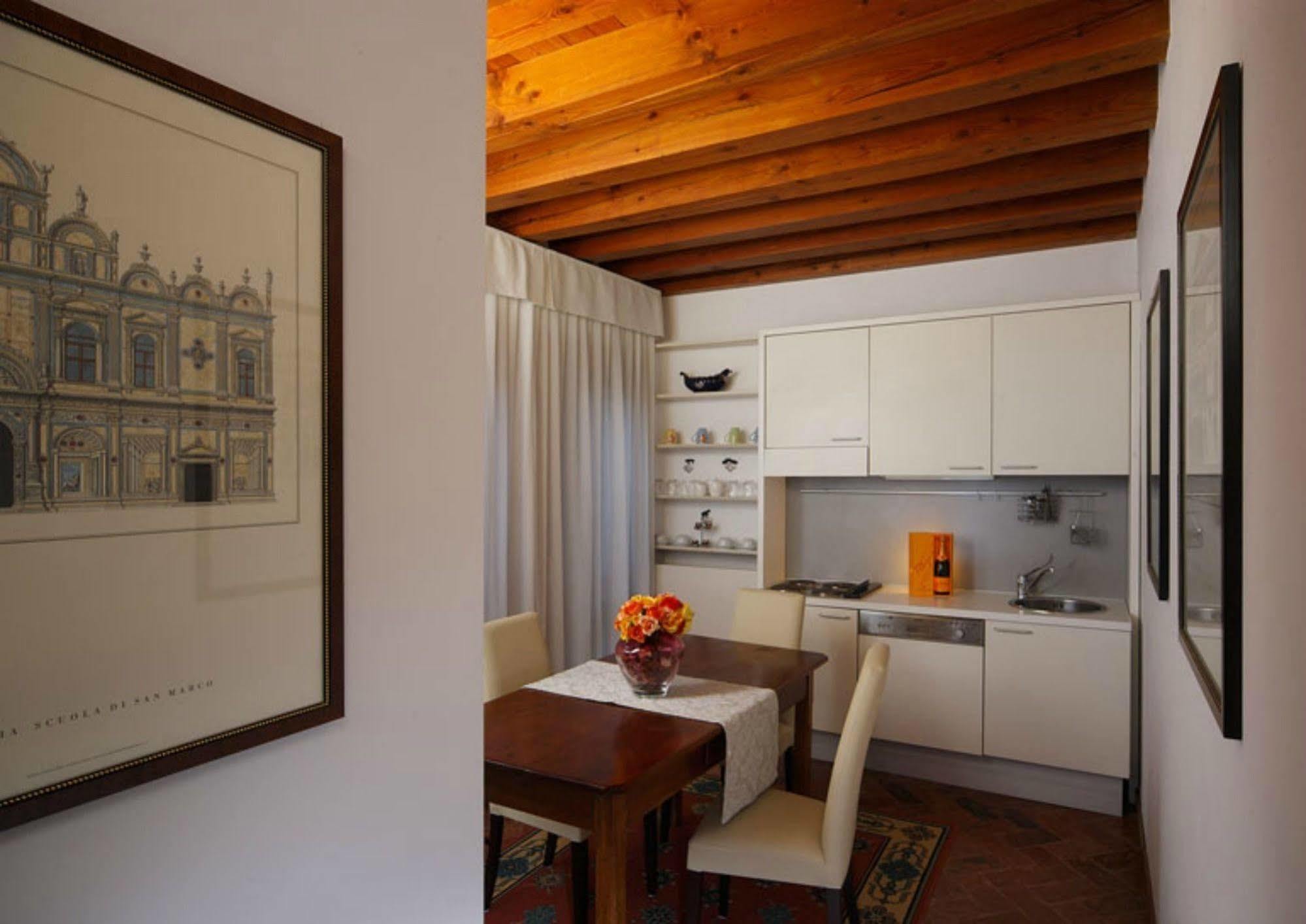 Hotel Al Duca Di Venezia Exteriör bild